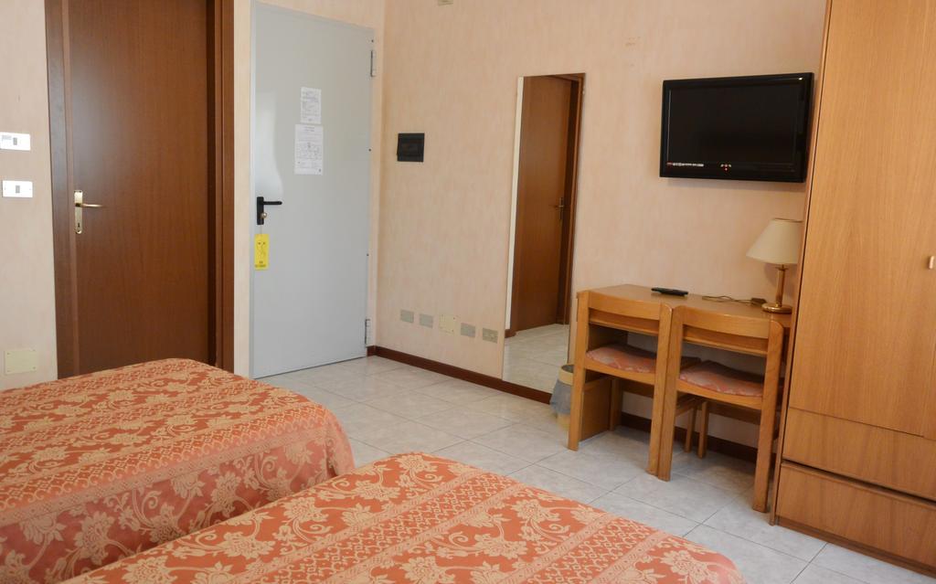 Hotel Rosengarten Pavia Pokoj fotografie